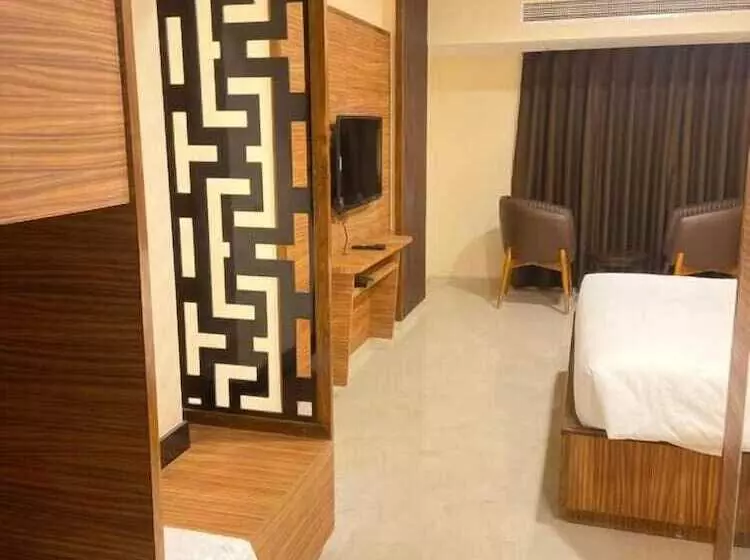 Hotelli High Rise Regency