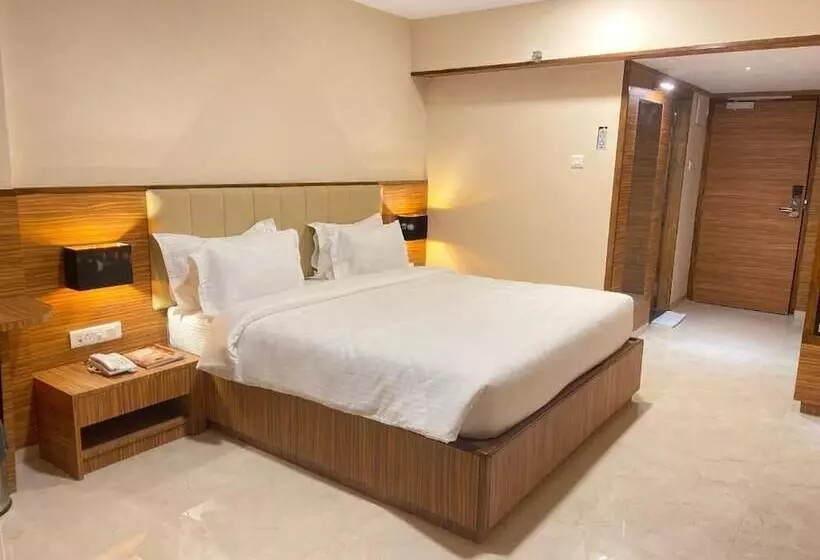 Hotelli High Rise Regency