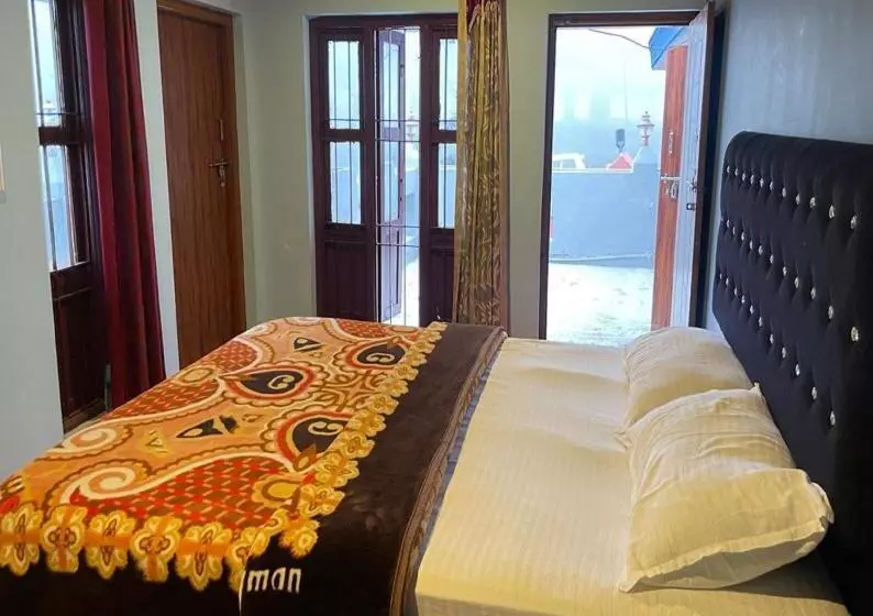 Hotelli Kodai Poombarai Palace