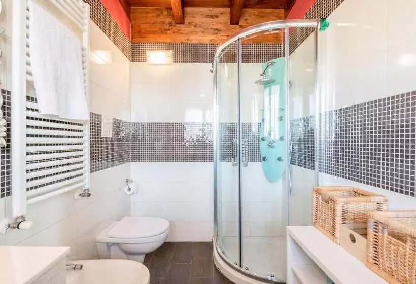 ペンション Villa Eden   Wellness Oasis With Pool And Gym