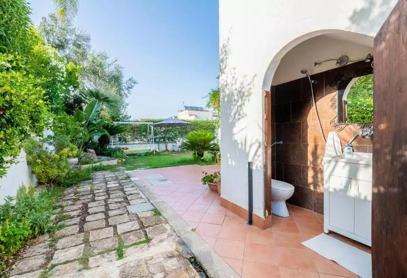 ペンション Villa Eden   Wellness Oasis With Pool And Gym