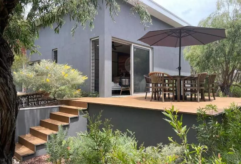 Bed and Breakfast Injidup Beach Studio