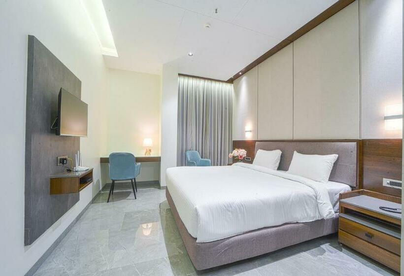 فندق Devgiri Inn And Restaurant