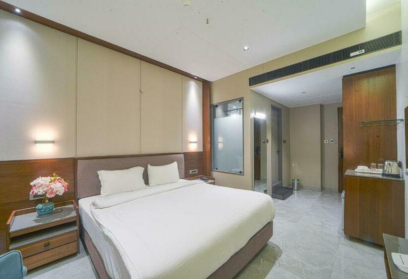 فندق Devgiri Inn And Restaurant