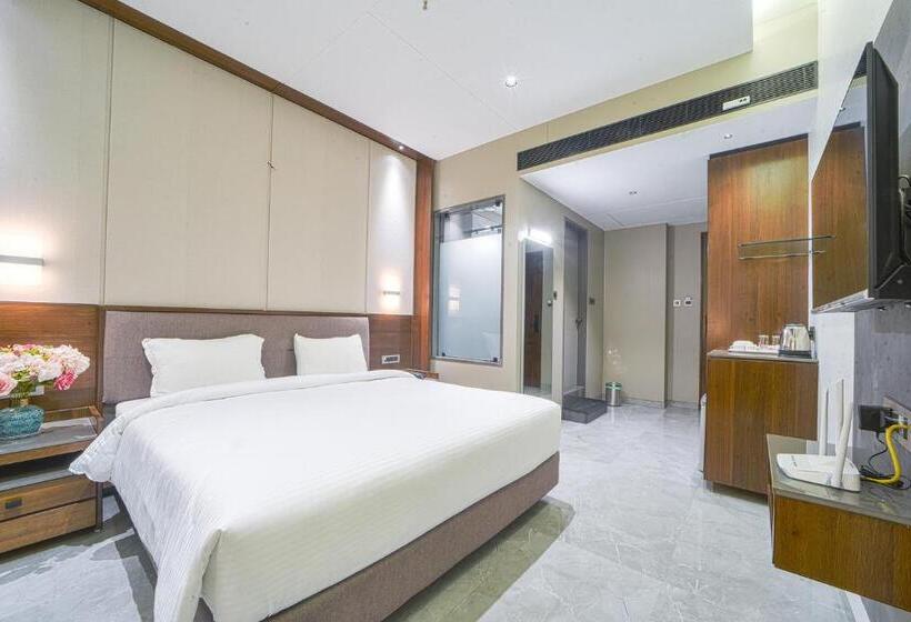 فندق Devgiri Inn And Restaurant