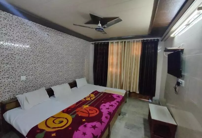 ホテル Shubhadra Guest House