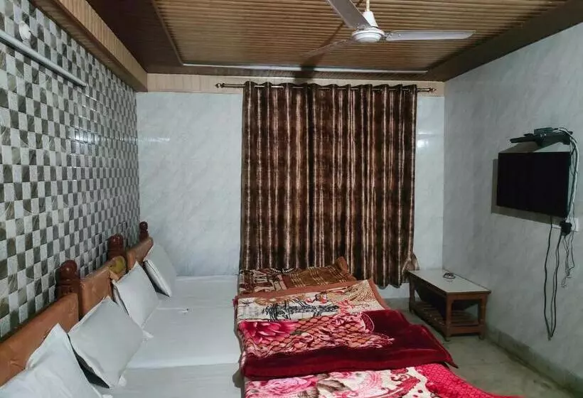 ホテル Shubhadra Guest House