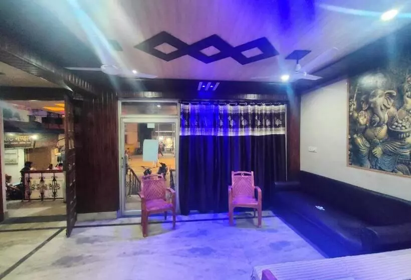 ホテル Shubhadra Guest House
