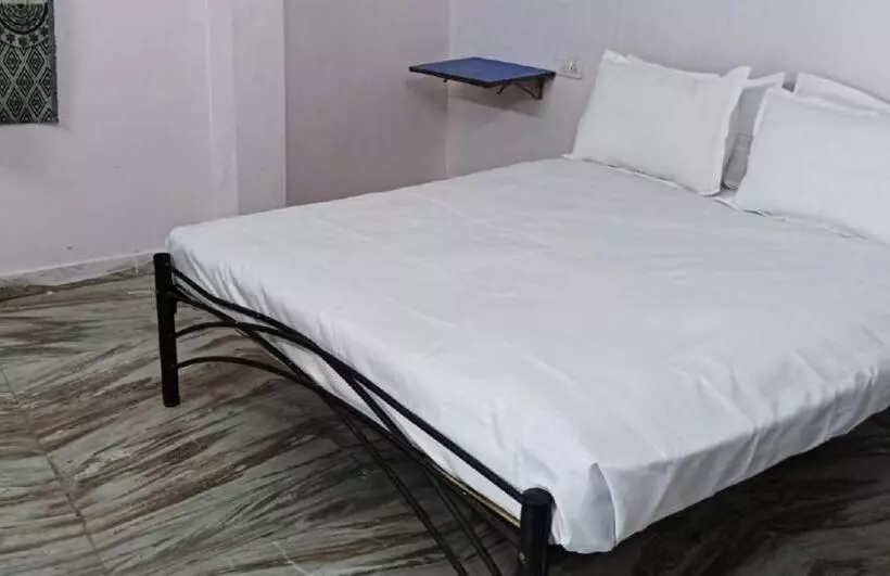 ペンション Comfy Stays Guest House & Banquet Hall