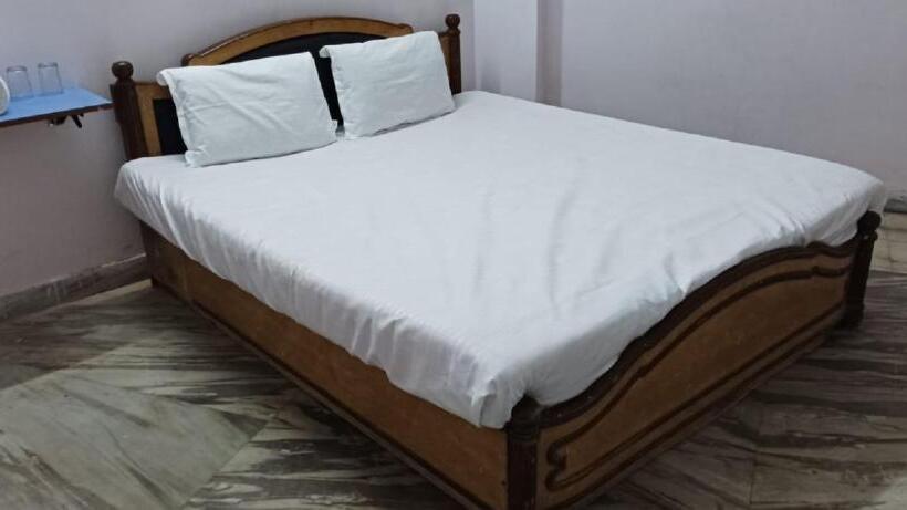 Pensão Comfy Stays Guest House & Banquet Hall