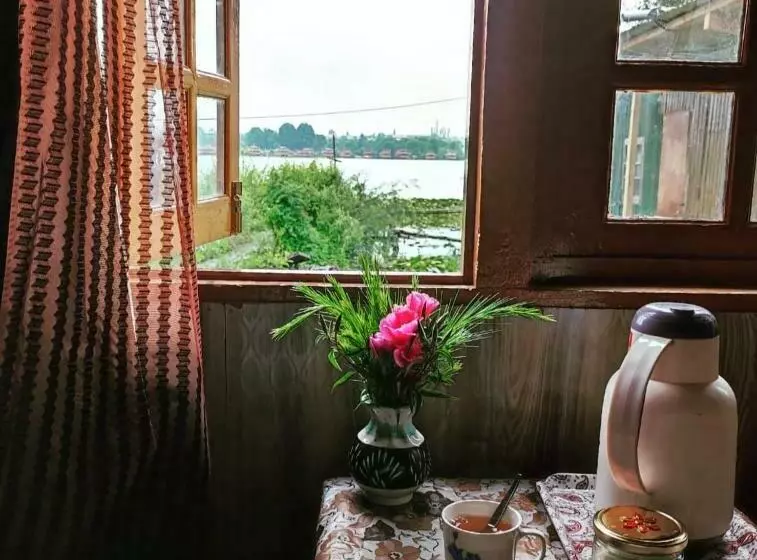 ペンション Flora Cottage