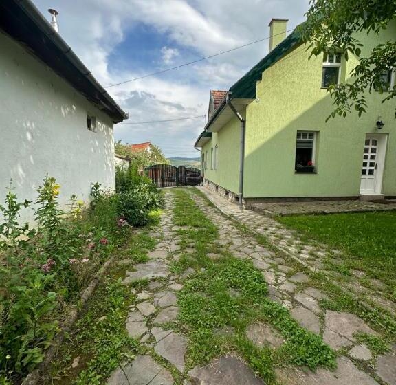 بنسيون Greenery Home