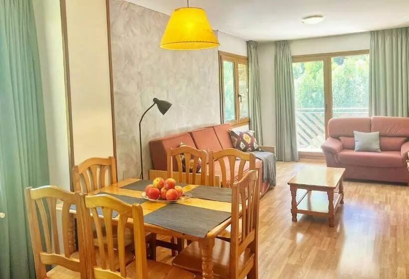 Vista Arinsal Apartments