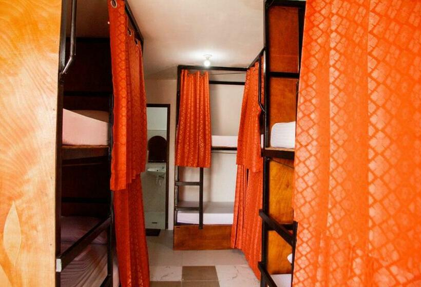 Ostello Moana Beach House