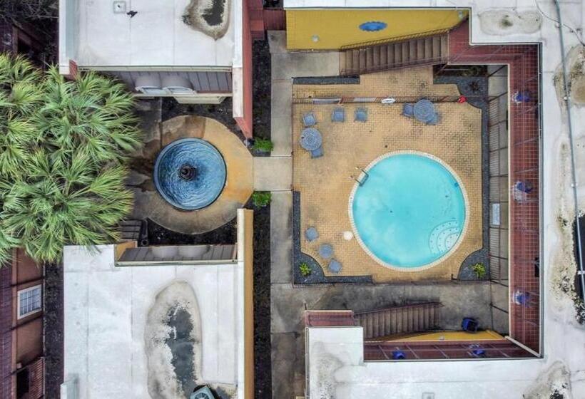 住宿加早餐  Stunning Private Room In Town Home