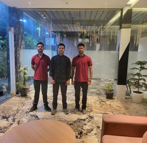 Green Sarovar Hotel & Restaurant