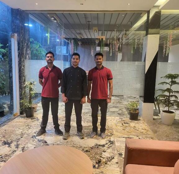 Green Sarovar Hotel & Restaurant