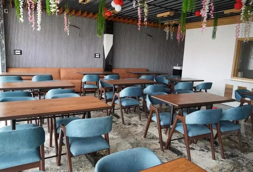 Green Sarovar Hotel & Restaurant