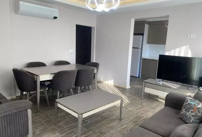 Rosella Royal Suit   روزيلا رويال