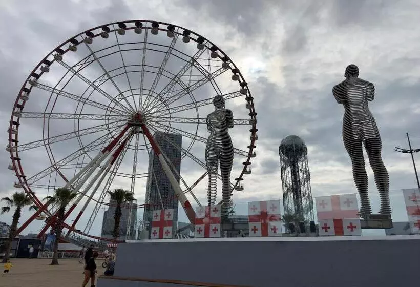 هتل Orbi City Batumi