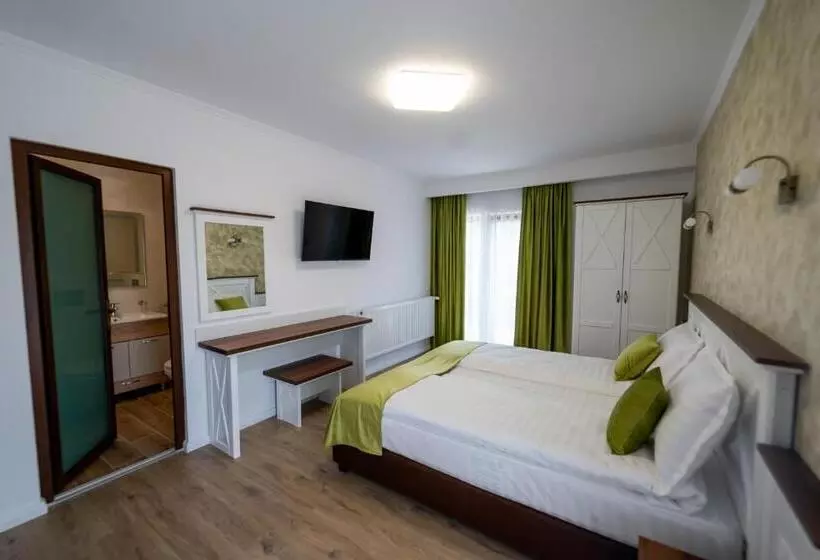 ペンション Evergreen Chalet