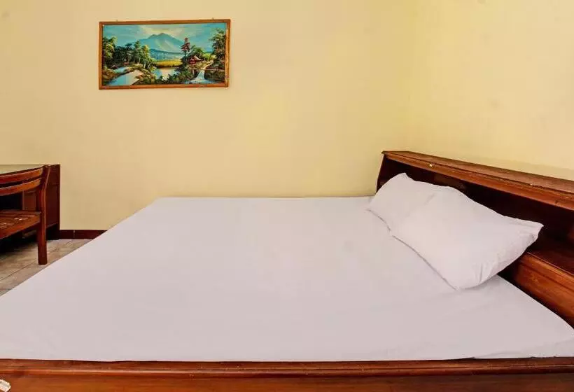 ホテル Oyo 92710 Losmen Tjabe Merah