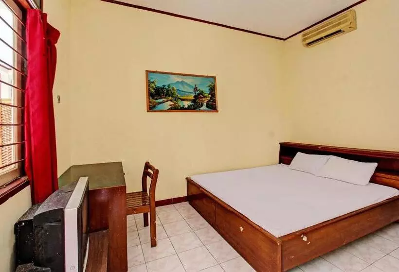 ホテル Oyo 92710 Losmen Tjabe Merah