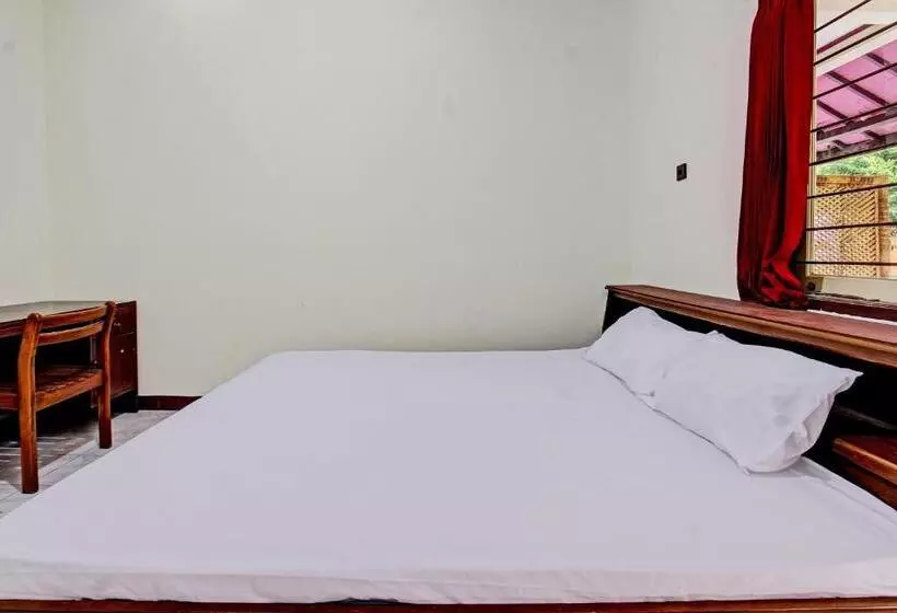 ホテル Oyo 92710 Losmen Tjabe Merah