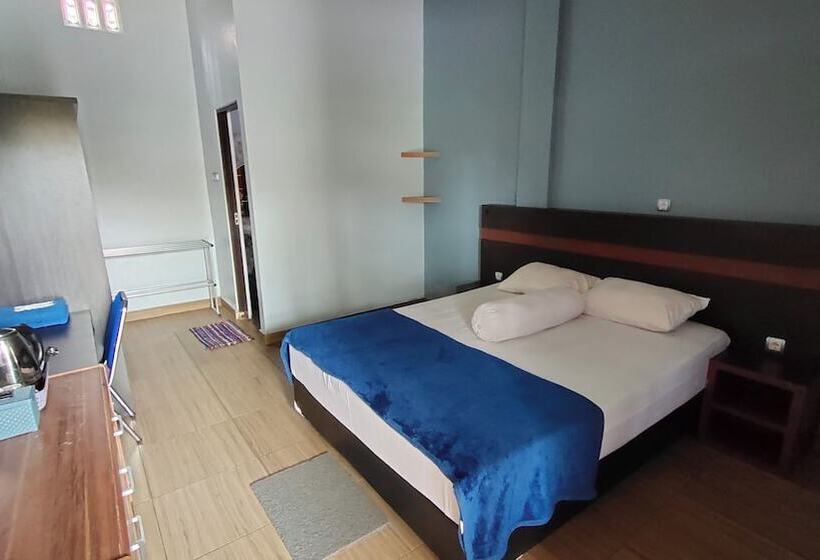 בית מלון כפרי Oyo 92751 Marang Homestay Syariah