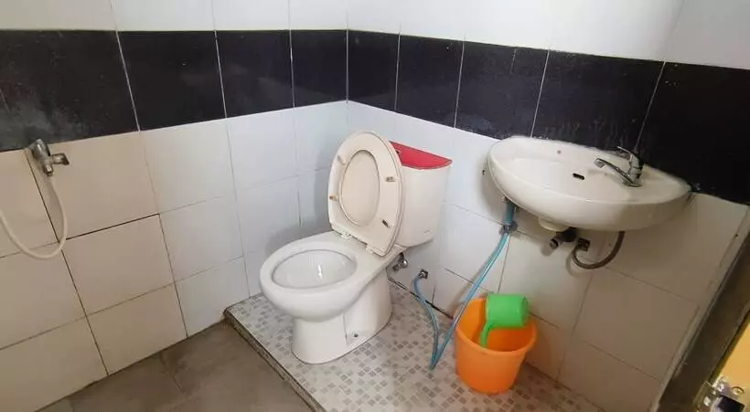 ホテル Oyo 92751 Marang Homestay Syariah