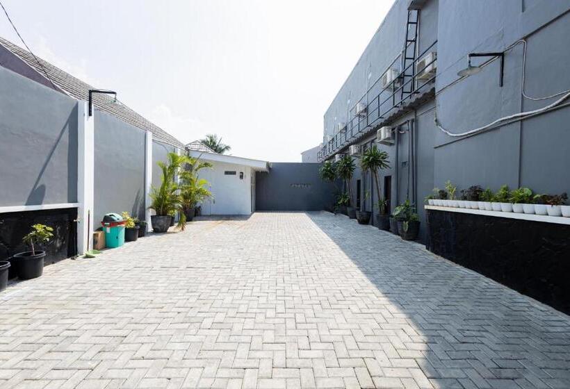 בית מלון כפרי Villa Three King Fm Mitra Reddoorz