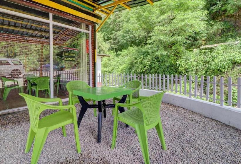 Hotel Oyo Flagship Saffron Inn