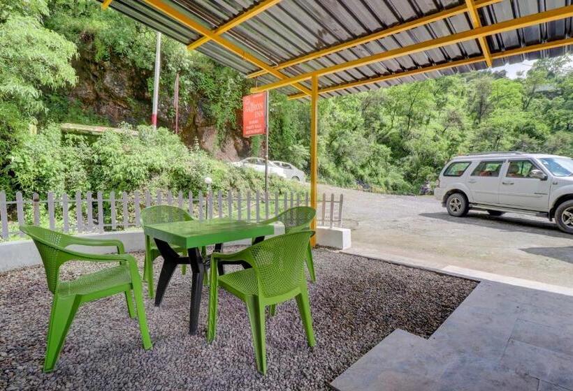 Hotel Oyo Flagship Saffron Inn