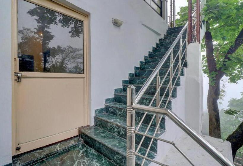 Hotel Oyo Flagship Saffron Inn