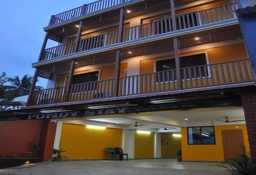 هتل Pondy Stay