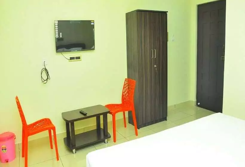 هتل Pondy Stay