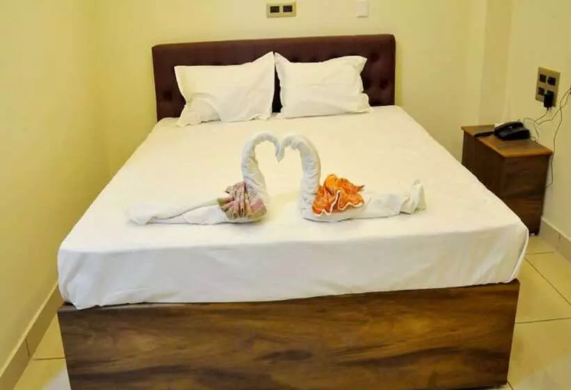 هتل Pondy Stay