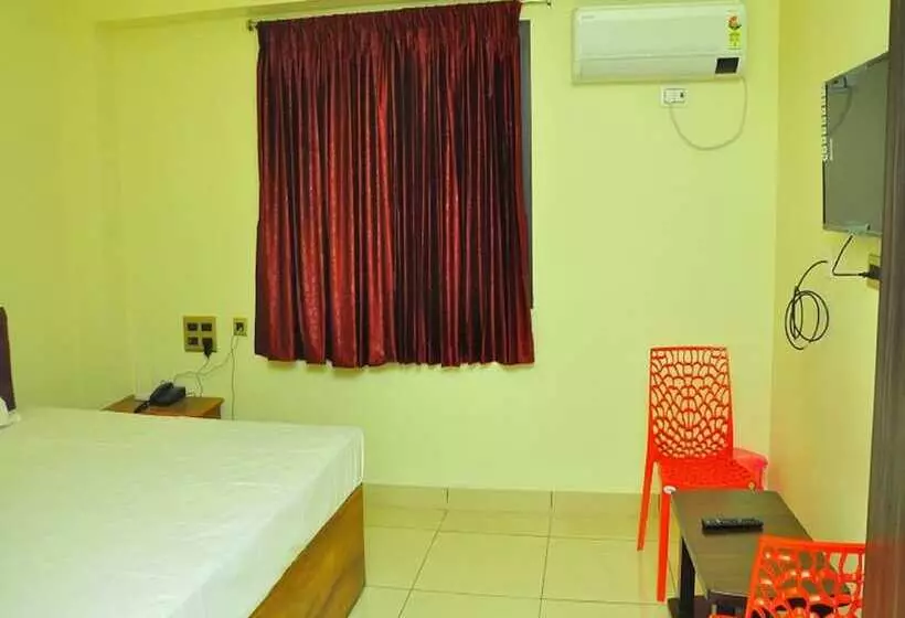 هتل Pondy Stay