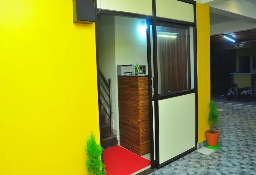 هتل Pondy Stay