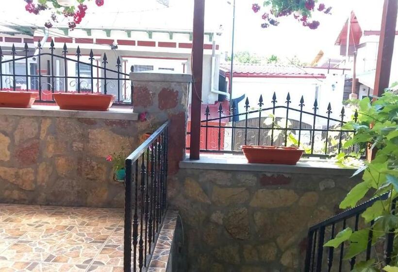 پانسیون Casa Adela