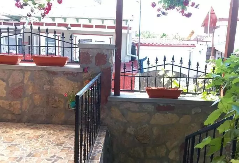 پانسیون Casa Adela