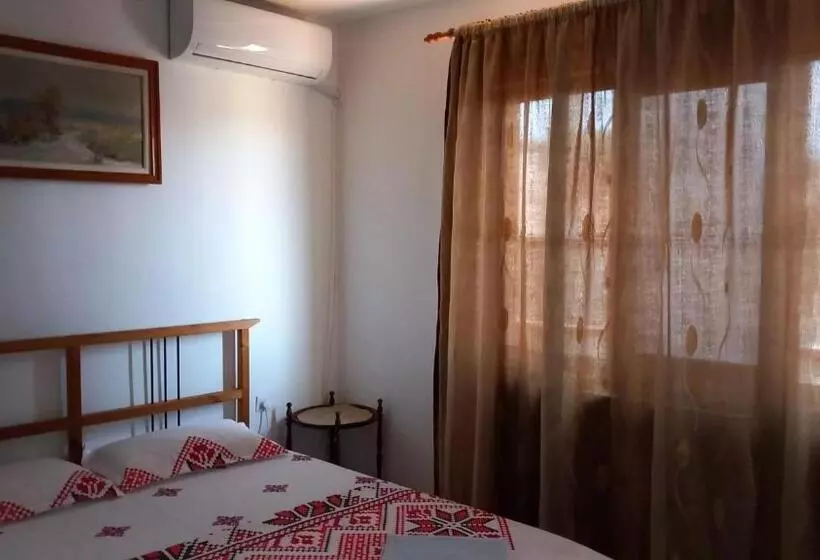 پانسیون Casa Adela