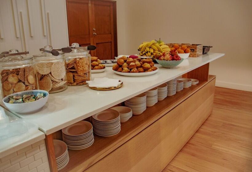 Barney Beach Accommodation