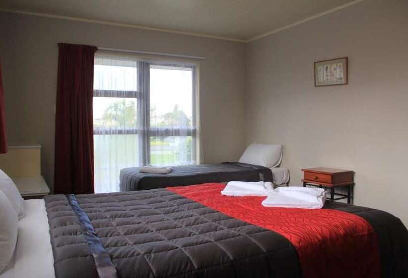 Coronation Court Motel