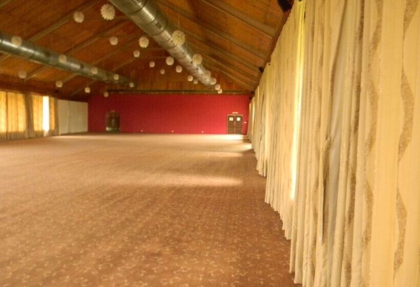 호텔 Aarohi Starz Club