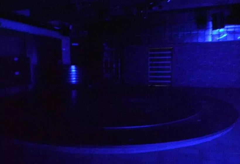 ホテル Aarohi Starz Club