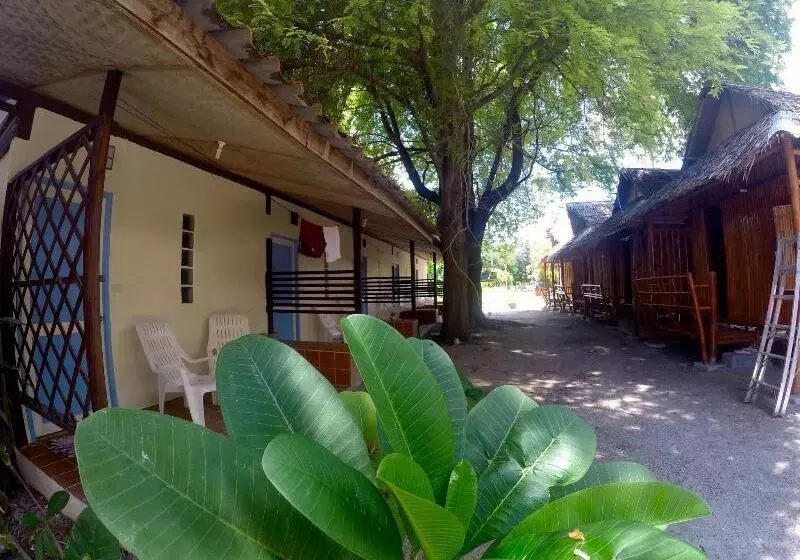 ホテル Adang Sea Divers & Eco Lodge