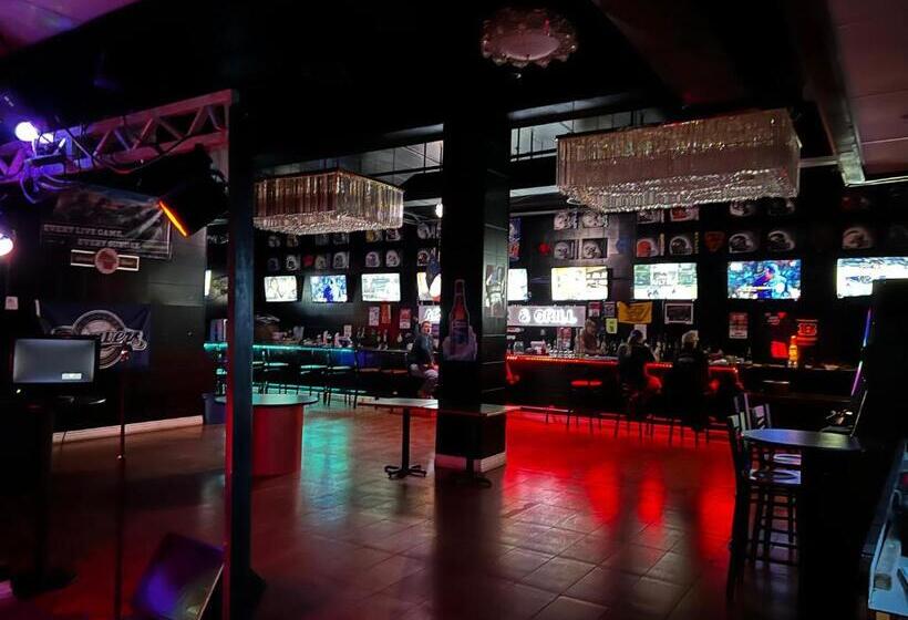 Отель Baymont By Wyndham Delavan Near Lake Geneva