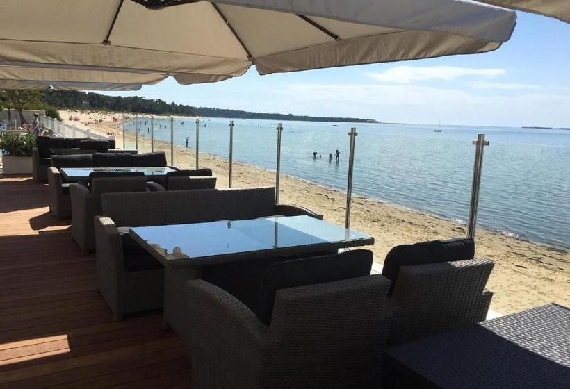 Beach Hotel   Le Grand Chalet