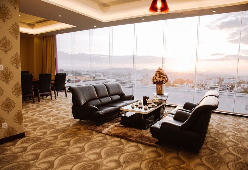 Hai Ba Trung Hotel & Spa